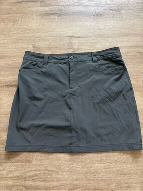 Eddie Bauer adventurer 2.0 gray athletic skort with pockets size 12
